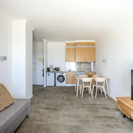 Bay * אריסרייה